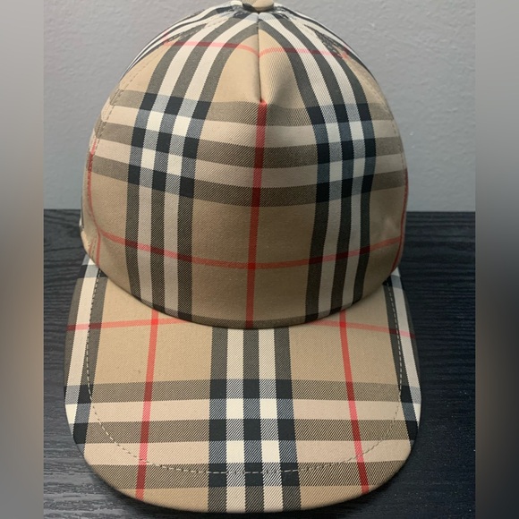 Burberry Baseball Cap NWOT - Picture 1 of 14